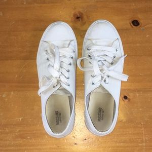 White mossimo low tops